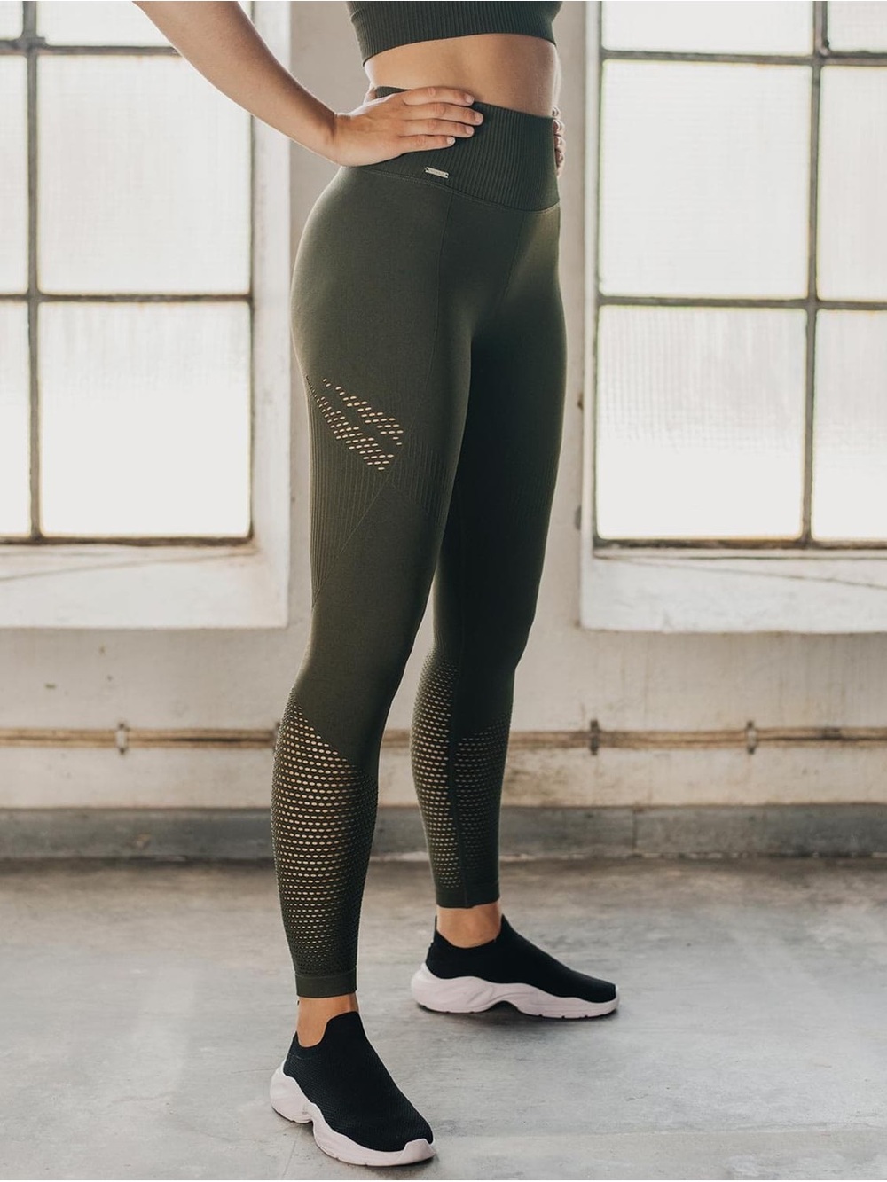 Aim’n Khaki Statement Seamless Tights - Size Small NWT